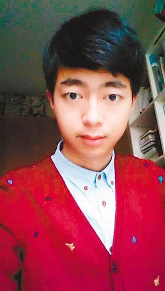 重慶高考文科狀元?jiǎng)㈤獥?jpg