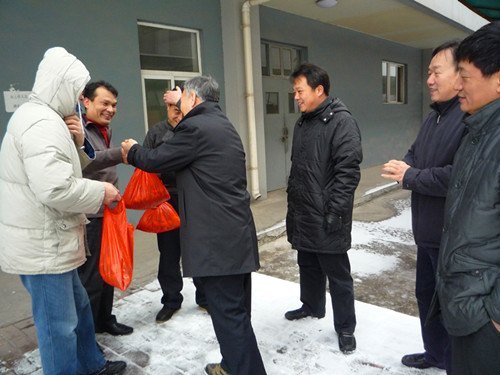 學院黨政中心及工會慰問春節值班人員與退休老教授