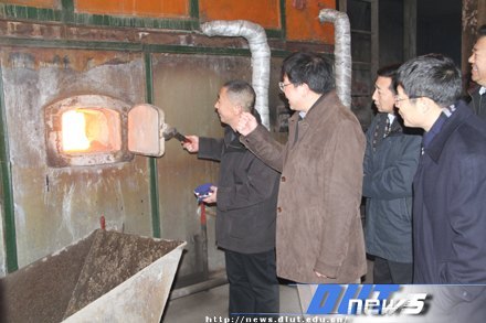 校領導除夕慰問走訪留校學生和一線職工