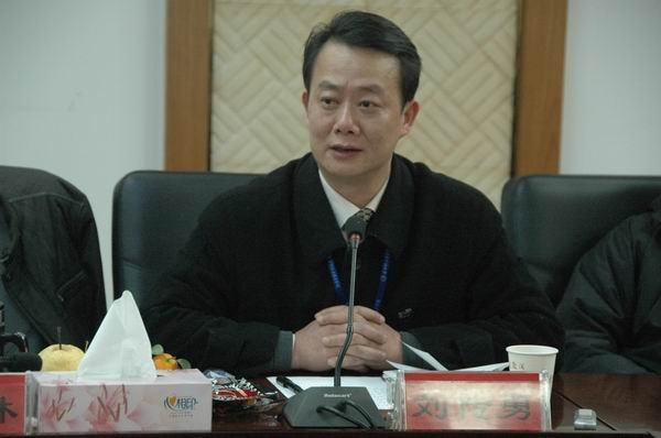 岳陽(yáng)職業(yè)技術(shù)學(xué)院召開(kāi)2012年統(tǒng)戰(zhàn)工作新年茶話會(huì)