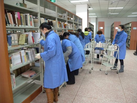 圖書館春節(jié)假期全力以赴搞評建
