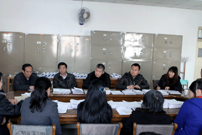 新華社記者來石家莊職業(yè)技術(shù)學(xué)院采訪感恩教育