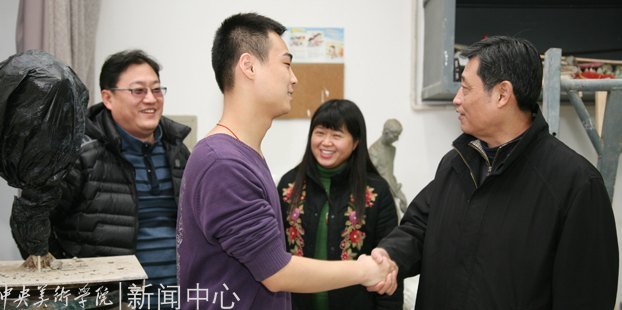 真誠慰問 冬日送暖:黨委書記楊力走訪慰問困難學生黨員