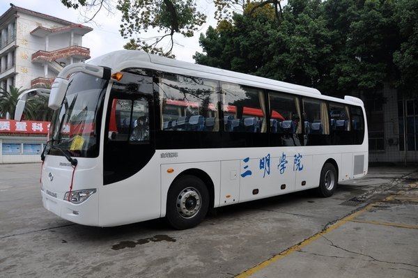 二輛新購置校車下周一(2月13日)投入運行