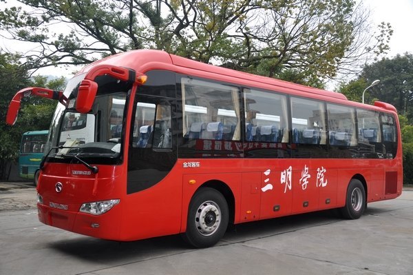 二輛新購置校車下周一(2月13日)投入運行