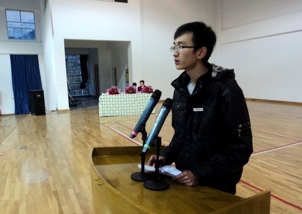 全國(guó)道德模范曹陽(yáng)飛宇事跡報(bào)告感動(dòng)三明九中師生