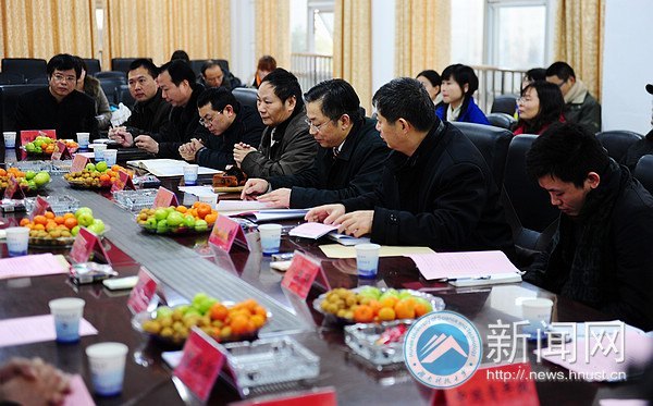 吳立強、李進同學“愛心假期”座談會召開