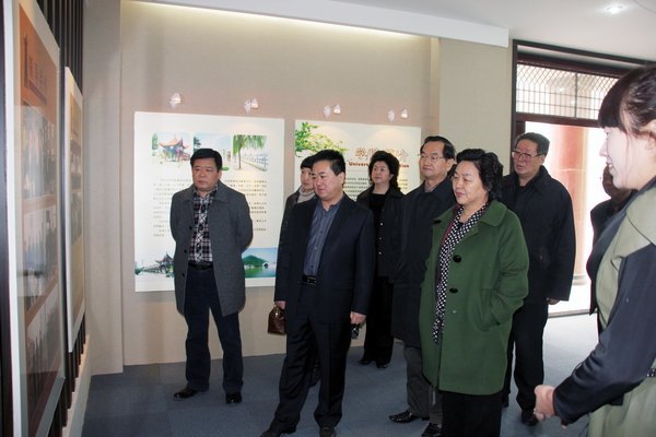 鄭州市政協領導來鄭州職業技術學院視察