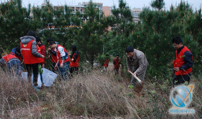 美化身邊環境 構建綠色校園 ——河源職業技術學院開展師生植樹活動