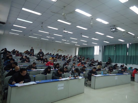 重慶醫(yī)科大學(xué)2012年在職申請(qǐng)博士學(xué)位全國(guó)醫(yī)學(xué)博士外語(yǔ)統(tǒng)一考試圓滿結(jié)束