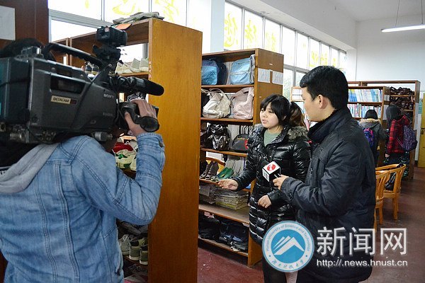 湖南教育電視臺采訪湖南科技大學“愛心互助吧”