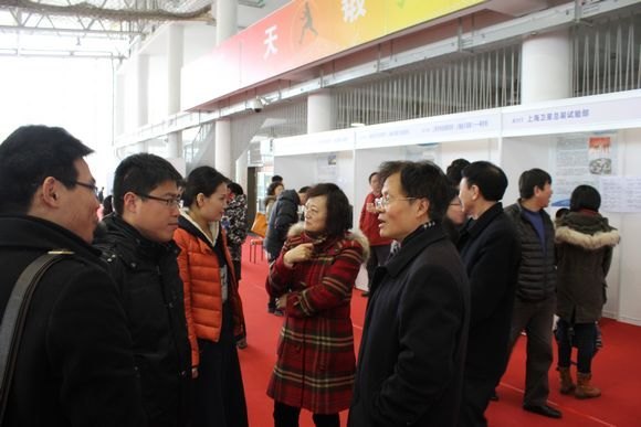 東華大學(xué)2012屆畢業(yè)生供需洽談會舉行