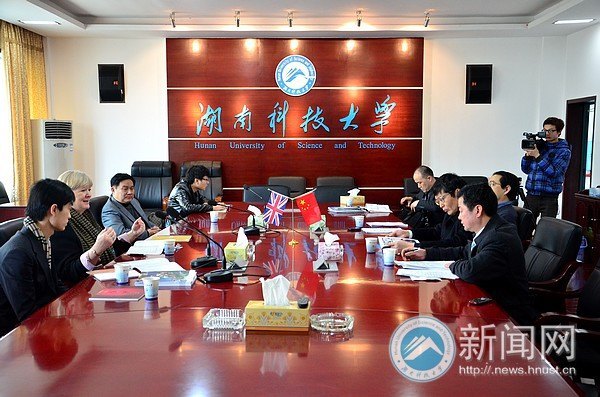 英國國立安格利亞魯斯金大學(xué)副校長桑德拉·何麗斯一行來校訪問