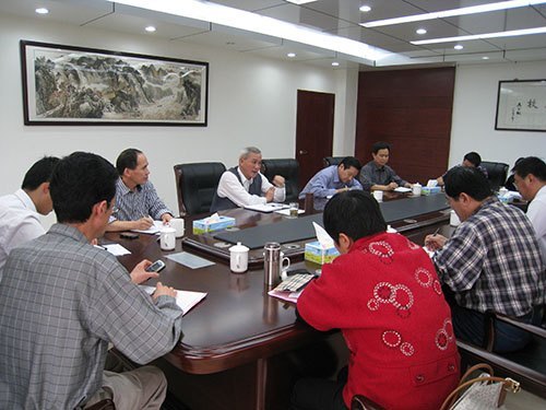 校黨委與各民主黨派座談 同心推進“三愛一奉獻”活動