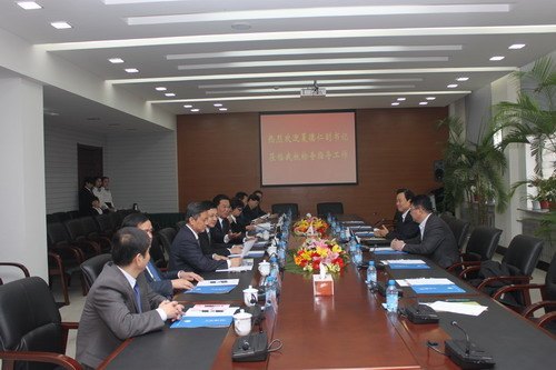 遼寧省委副書記夏德仁蒞臨遼寧大學視察指導工作