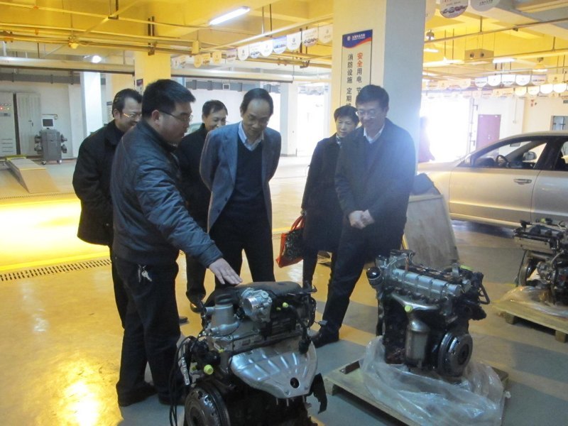 鄭州市公共交通總公司來中州大學洽談校企合作事宜