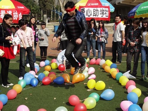 湖北工業(yè)大學(xué)第十四屆“風(fēng)華正茂”社團(tuán)活動(dòng)月盛大開幕