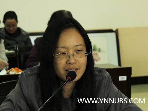 巾幗英雄共話商院跨越式發展--慶祝“三八”國際勞動婦女節女教職工代表座談會