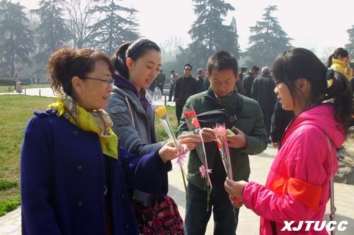 西安交大城市學院電信系“五佳黨日”活動引社會媒體關注