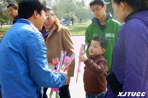 西安交大城市學院電信系“五佳黨日”活動引社會媒體關注