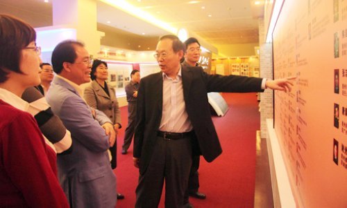 光耀集團董事長郭耀名來訪惠州學院