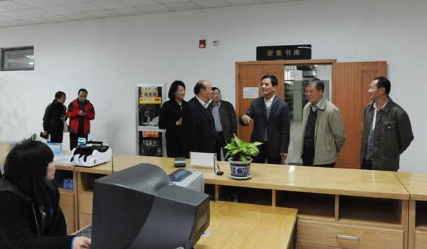 以學(xué)生為本 一站式服務(wù)——黃山學(xué)院大學(xué)生事務(wù)中心揭牌運(yùn)行