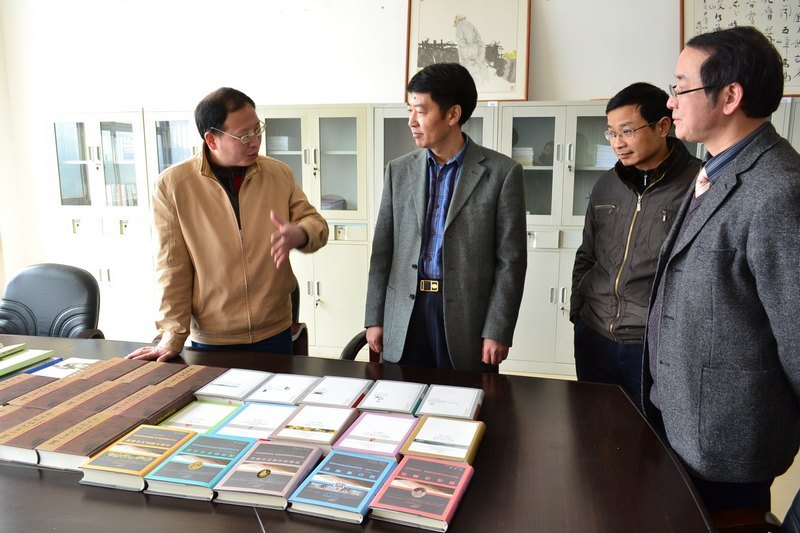 許昌學(xué)院開展高校人文社科基地建設(shè)調(diào)研活動