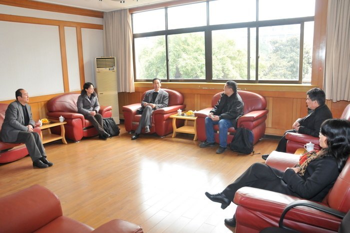 維多利亞大學終身教授蔡霖來校做學術報告