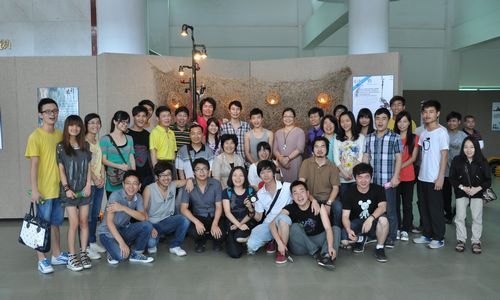 美術系舉辦廉政漫畫比賽   李韶春副書記蒞臨參觀指導