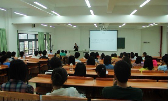 外面的世界更精彩—記暨大歷史系副教授張小貴博士“英倫訪學記”講座