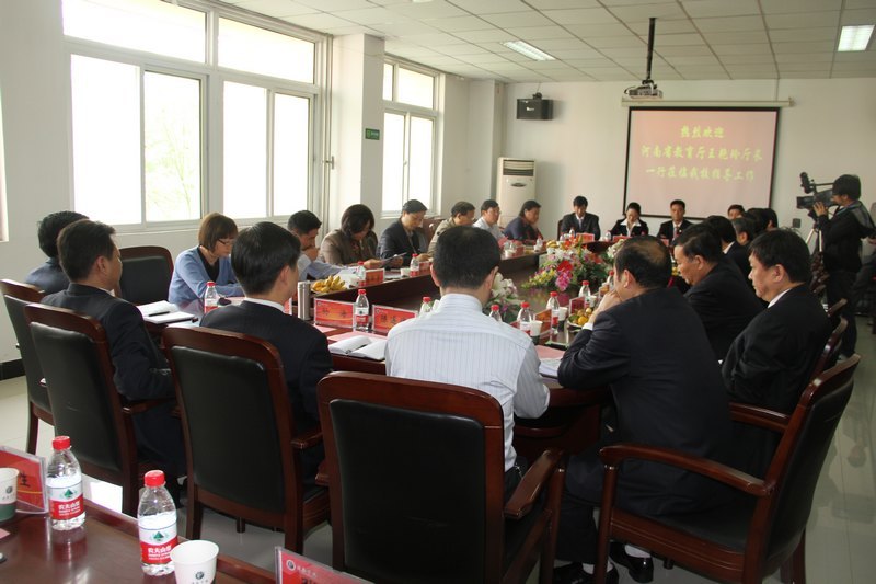 河南省教育廳廳長(zhǎng)王艷玲一行到許昌學(xué)院考察指導(dǎo)工作