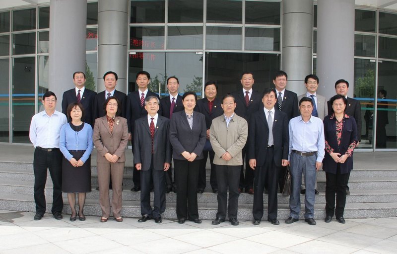 河南省教育廳廳長(zhǎng)王艷玲一行到許昌學(xué)院考察指導(dǎo)工作