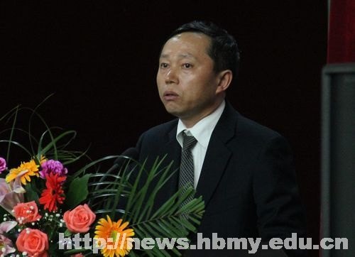 湖北省第八屆“播種希望與未來----農村教師資助行動巡回報告會”走進湖北民族學院