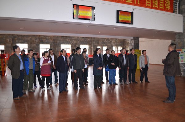 學(xué)生管理服務(wù)中心及相關(guān)人員到交通學(xué)院觀摩座談