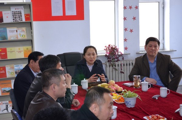 學(xué)生管理服務(wù)中心及相關(guān)人員到交通學(xué)院觀摩座談