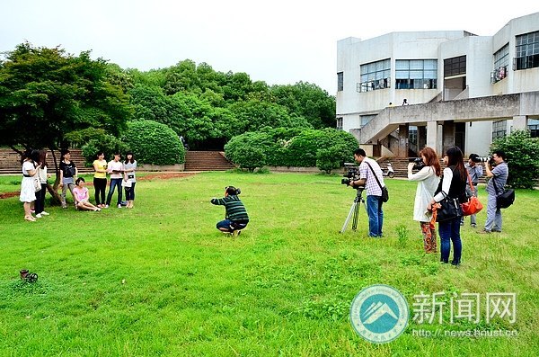 多家媒體采訪湖南科技大學(xué)“最牛考研寢室” 挖掘花開背后的故事