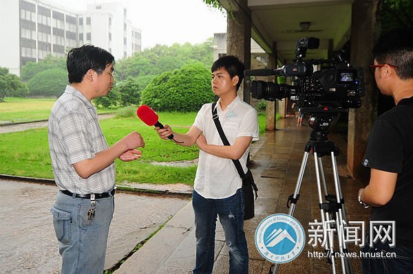 多家媒體采訪湖南科技大學(xué)“最牛考研寢室” 挖掘花開背后的故事