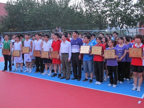 許昌學(xué)院第八屆排球比賽圓滿結(jié)束