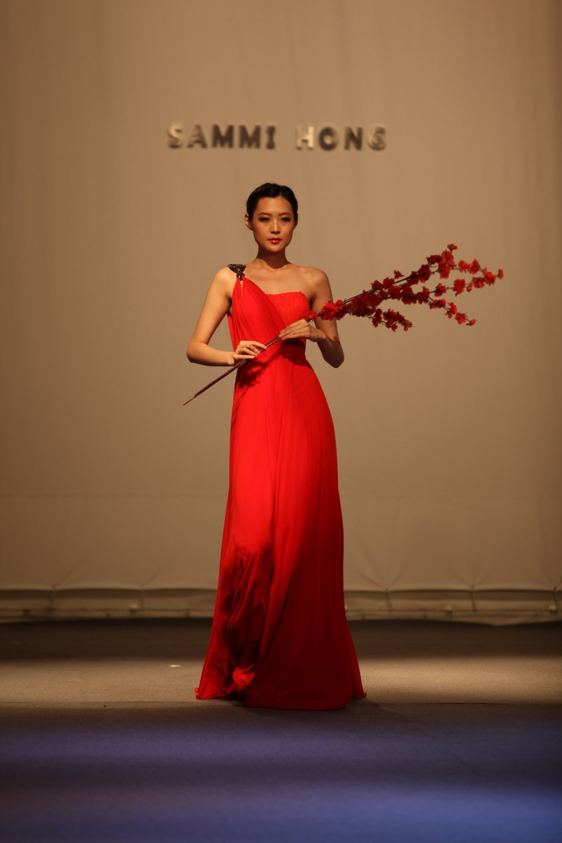 婚紗秀“秀”研究生畢業設計成果——東華大學特色教育打開學生夢想之門(圖)