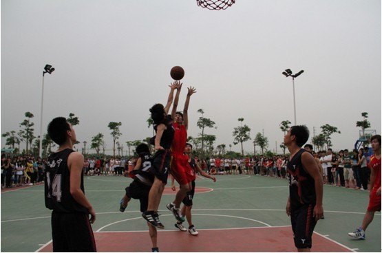 東莞校區11級“新華杯”籃球邀請賽火熱進行中