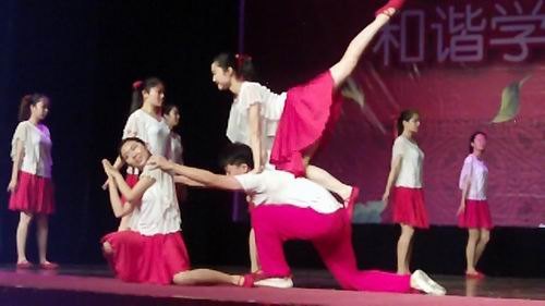 北京城市學院參加學院路地區第二屆文化節“五月的鮮花”文藝匯演