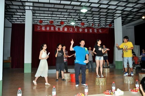 �R������ӛ�^��У�@���ϴ�W��