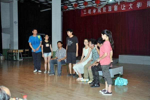 �R������ӛ�^��У�@���ϴ�W��