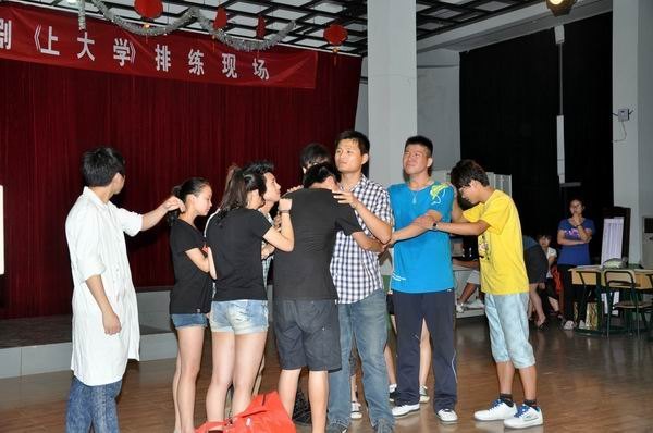 �R������ӛ�^��У�@���ϴ�W��