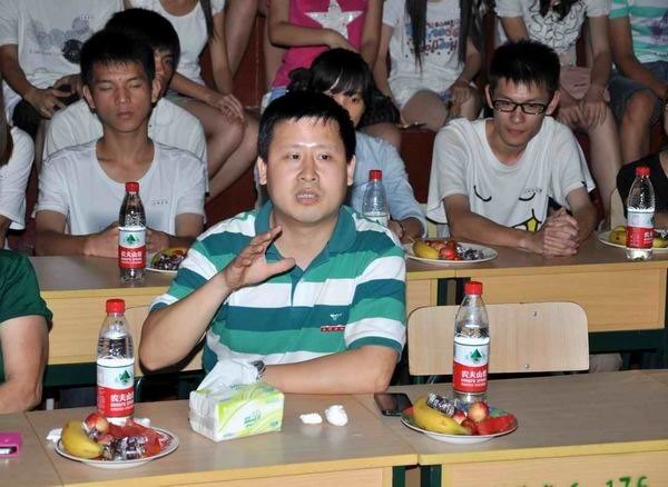 �R������ӛ�^��У�@���ϴ�W��