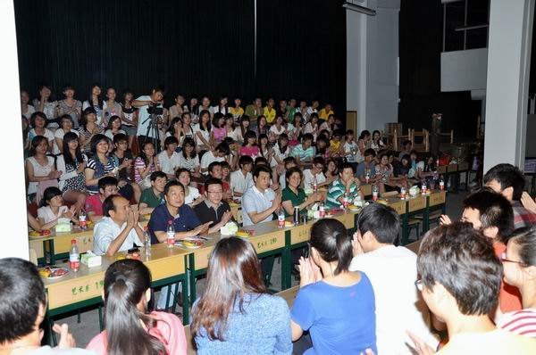 �R������ӛ�^��У�@���ϴ�W��