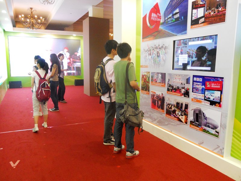 東華大學組織參觀“城市新印象大型主題展覽”