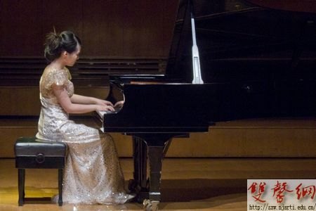 《金陵晚報》:南藝附中女孩考入英國皇家音樂學院