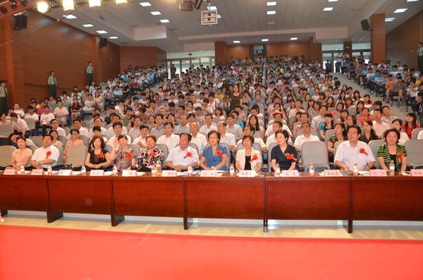 鄭州市政協委員“走基層  進校園  送文化”活動暨鄭州職業技術學院第七屆科技文化藝術節頒獎典禮隆重舉行