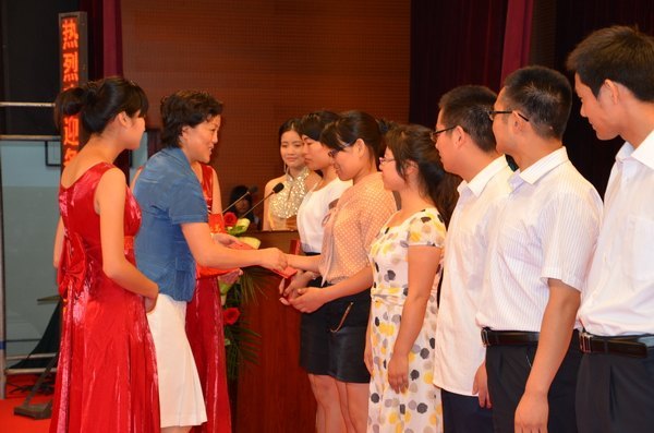 鄭州市政協委員“走基層  進校園  送文化”活動暨鄭州職業技術學院第七屆科技文化藝術節頒獎典禮隆重舉行